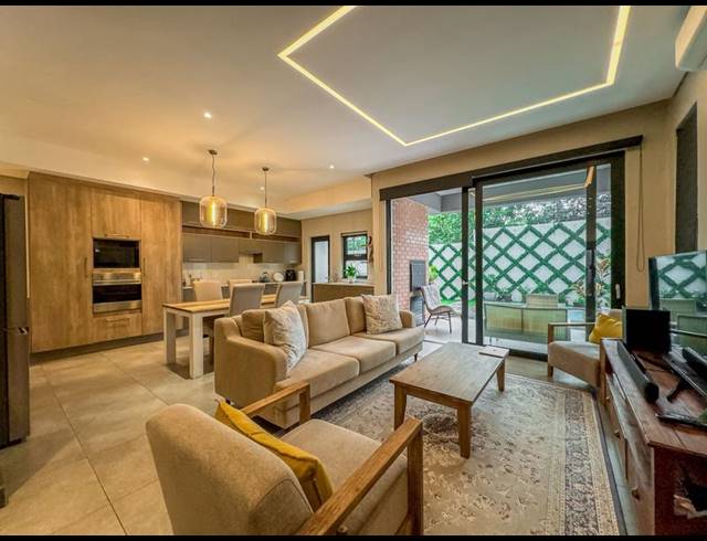 3 BEDROOM TOWNHOUSE FOR SALE IN BRYANSTON